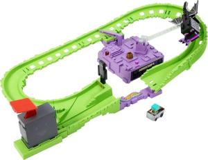 Hot Wheels Toy Car Track Set, RacerVerse Minecraft Playset & Die-Cast Diamond Armor Steve in Minecart Vehicle, Launch & Race to Defeat Ender Dragon