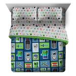 Minecraft Monster Hunters 5 Piece Queen Bed Set - Includes Reversible Comfort...