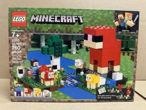 LEGO Minecraft - 21153 - The Wool Farm - NEW - DAMAGED BOX - FREE SHIPPING