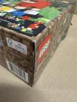 LEGO Minecraft - 21153 - The Wool Farm - NEW - DAMAGED BOX - FREE SHIPPING