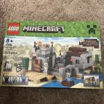 LEGO Minecraft: The Desert Outpost (21121)