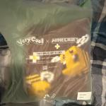 VeryCool x Minecraft Bee Hooded Men's Hoodie XL Regular Size Gamer Theme