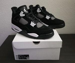 Men's Air Jordan 4 Retro 'White Thunder' 2024