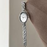 CARLIEN Fashion Vintage Gold Oval Quartz Watches for Women - Alloy Steel Band Slim Bracelet- - Roman Numerals Numbers - Dainty Elegant Dress Wristwatch Waterproof (Silver White)