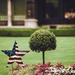 American Flag Garden Statue, Patriotic Metal American Flag Star Garden Stakes, Metal Outdoor Yard Decor, Americana Star Yard Lawn Stake for 4th of July Memorial Day Outdoor Patriotic Decoration