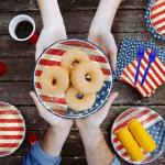 100 Pcs American Flag Party Supplies Set, Serves 25 – Disposable Patriotic Paper Plates, Napkins, and Forks, USA Flag-Themed Tableware for 4th of July, Memorial Day, Veterans Day, Independence Day BBQ