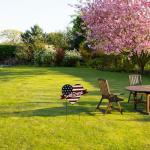 USA Flag Heart Welcome Lawn Sign – 22.5" x 16" Metal Garden Decorative Stake, Patriotic Yard Decor, American Flag Outdoor Decor for 4th of July, Red Blue & White Metal Sign, Memorial Day, Veterans Day, Rustic Americana Lawn Decoration