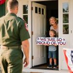 Military Welcome Home Yard Sign with Stakes We Are so Proud of You Lawn Sign for Army Veterans Day Homecoming Navy Patriotic Welcome Party Deployment Returning Outdoor Supplies Decor Dekoration