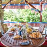 SEPGLITTER 4th of July Tinsel Foil Fringe Garland, 32ft Red White and Blue Patriotic Parade Float Star Hanging Backdrop Banner Table Skirts for Memorial Day Independence Day Decorations