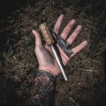 Überleben Kräftig Pro Ferro Rod Fire Starter for Survival w/Multi-Tool Fire Striker - 1/2" Thick Fire Steel, 20,000 Strikes - Waterproof Flint and Steel Camping Fire Starter w/Wood Handle, Lanyard