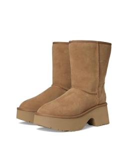 UGG Women's Classic Short Boot in Chestnut