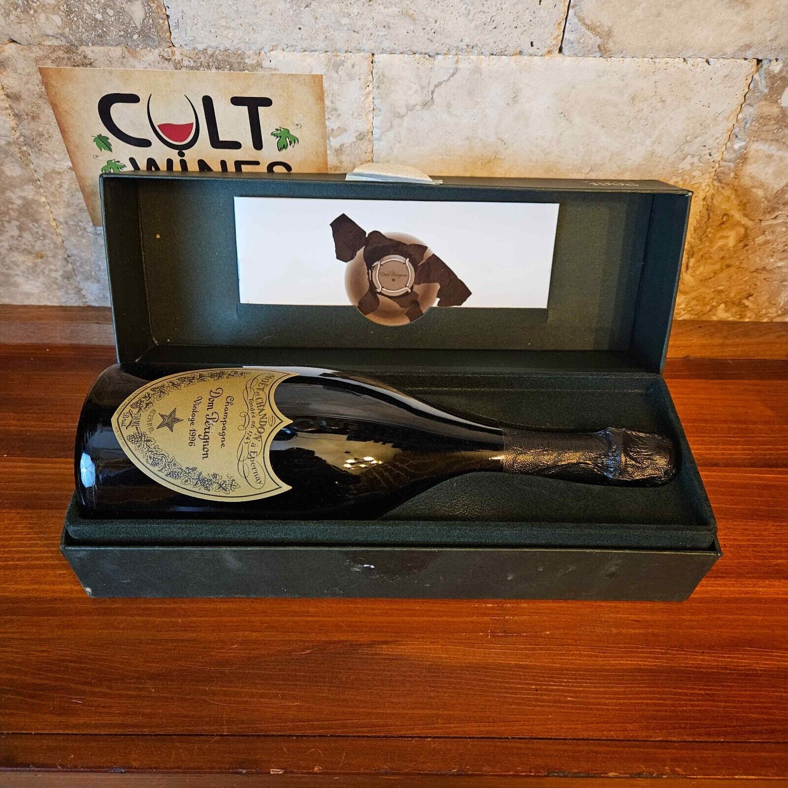 1996 Dom Perignon Brut Champagne Gift Box