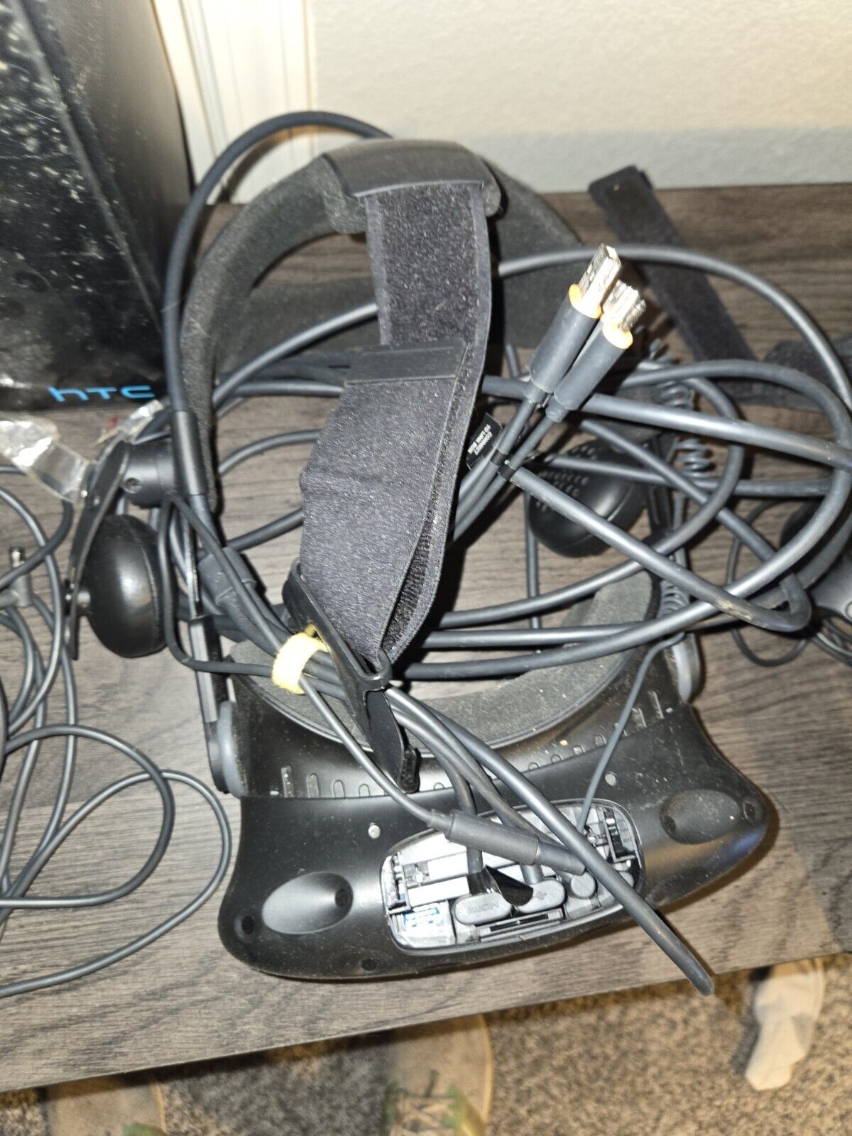 HTC Vive VR Gaming Headset (Model 99HAHZ024-00)