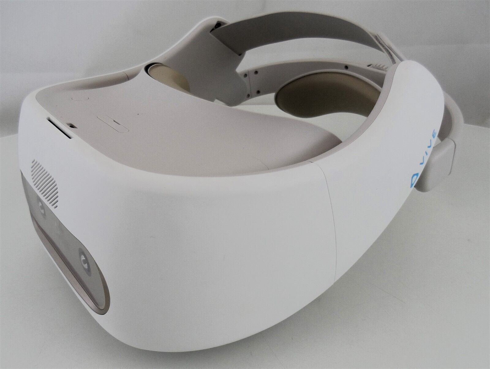 HTC VIVE Focus Enterprise Wireless VR Headset