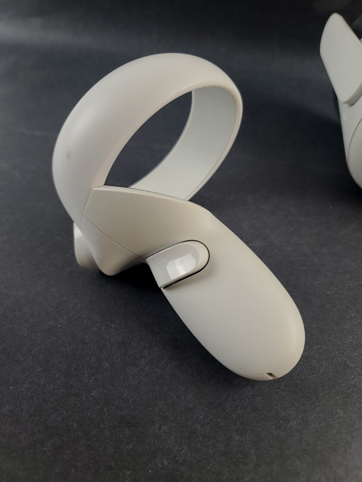 Oculus Quest 2 VR Headset with Touch Controllers