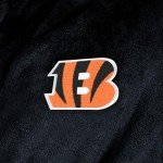 Northwest NFL Cincinnati Bengals Unisex-Adult Silk Touch Bath Robe, Large/X-Large, Team Colors