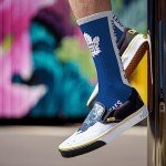 For Bare Feet NHL TORONTO MAPLE LEAFS MVP Crew Sock Team Color Large