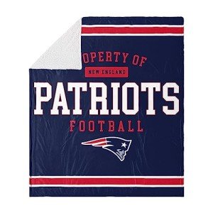 FOCO New England Patriots NFL Team Property Of Sherpa Fleece Blanket