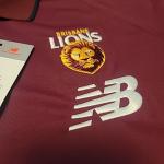 Brisbane Lions 2024 AFL Mens Media Polo Shirt AFL ON FIELD NWT Medium Maroon 