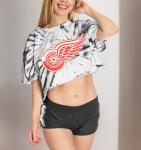 Calhoun NHL Surf & Skate Womens Oversize Drop Shoulder Crop T-Shirt – The Sunset Collection (Detroit Red Wings, Small/Medium)