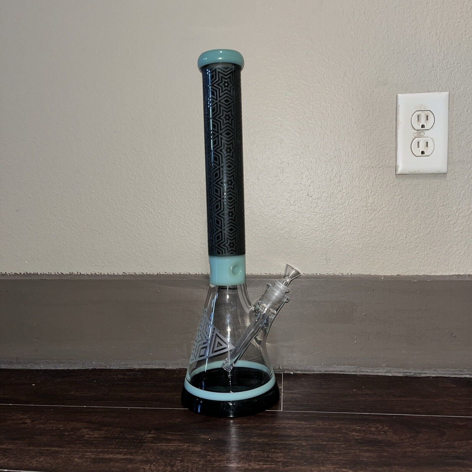 18" Heavy Glass Beaker Bong with 14mm Bowl