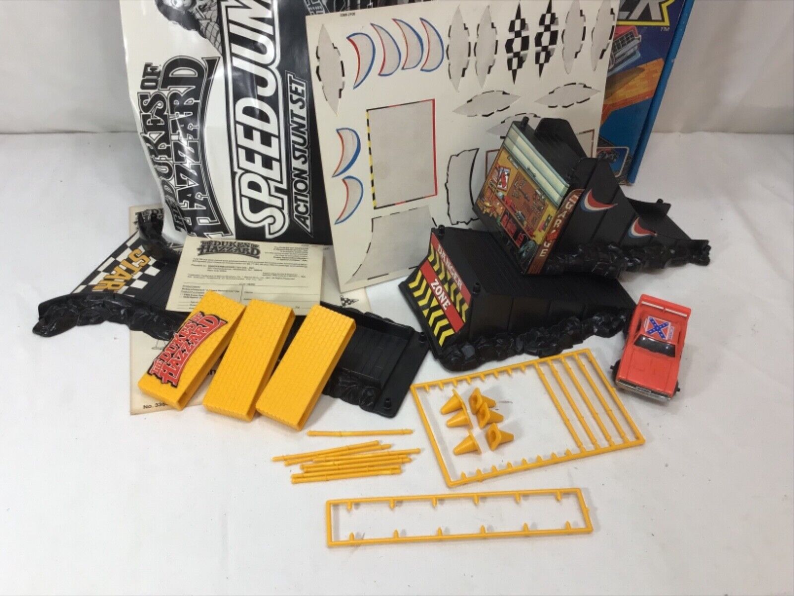 Dukes of Hazzard Speed Jumper Stunt Set 1982