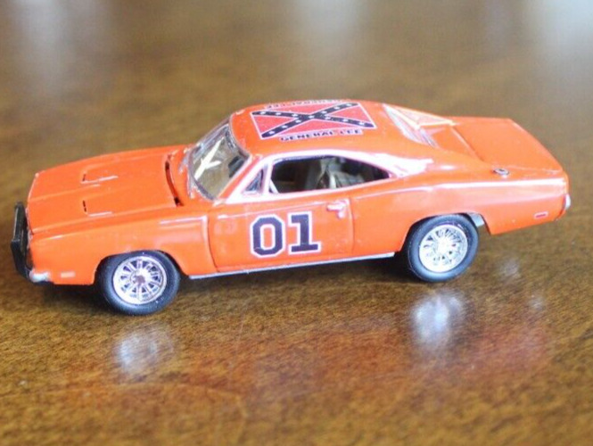 Johnny Lightning 1969 Dodge Charger General Lee 1/64