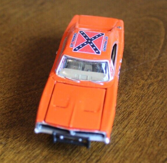 Johnny Lightning 1969 Dodge Charger General Lee 1/64