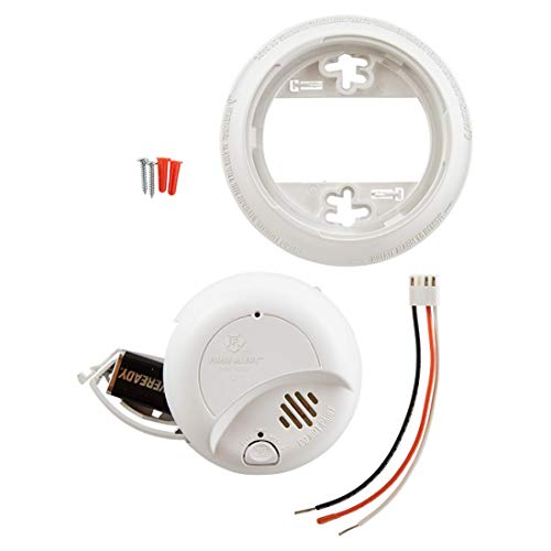 First Alert Hardwired Smoke Detector with Backup