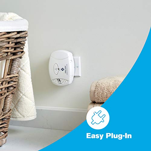 First Alert Plug-In Carbon Monoxide Detector w/ Backup