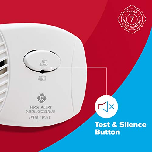 First Alert Plug-In Carbon Monoxide Detector w/ Backup