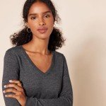 Women's Lightweight V-Neck Jumper in Charcoal Heather