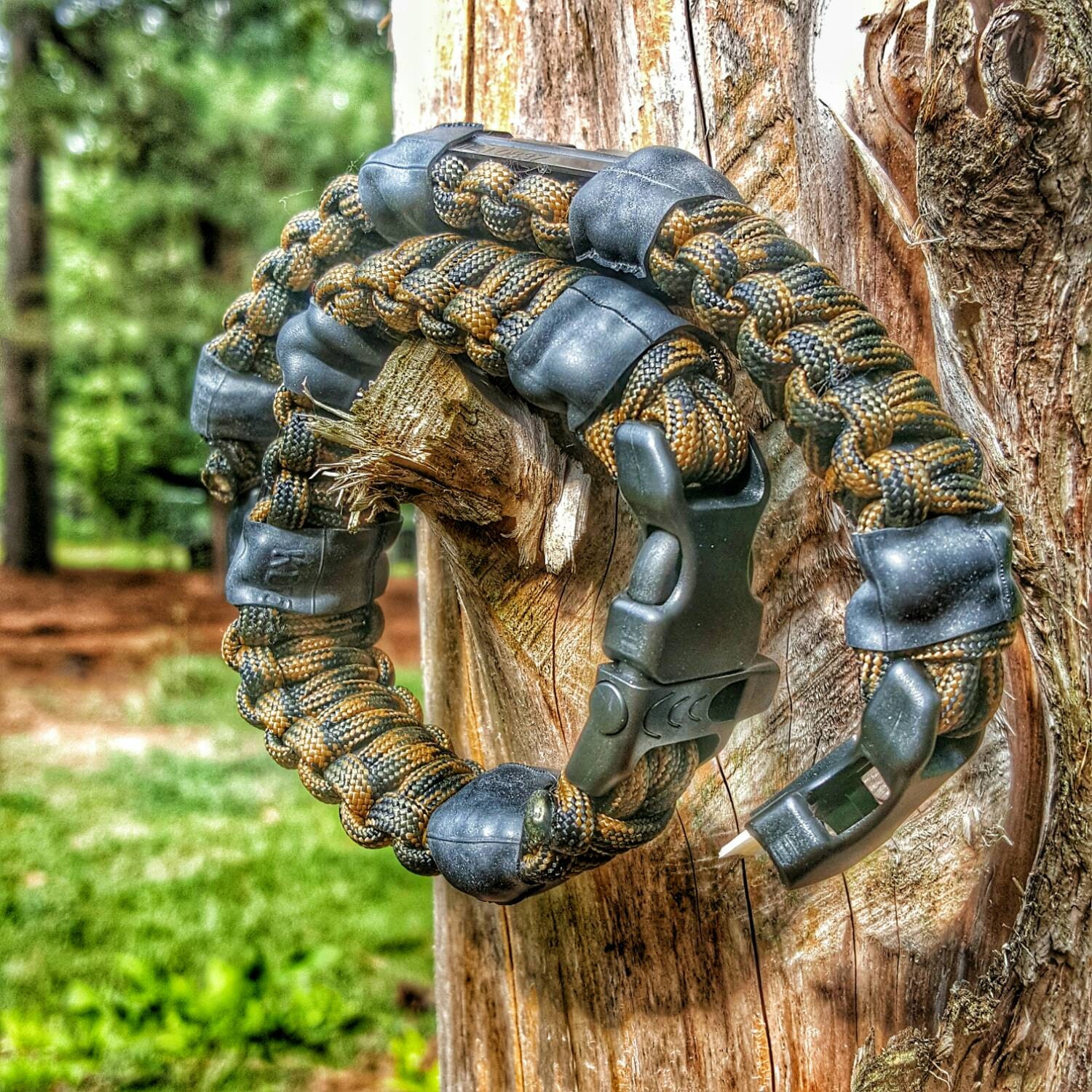 30+ Item Bug Out Bracelet - Paracord Survival