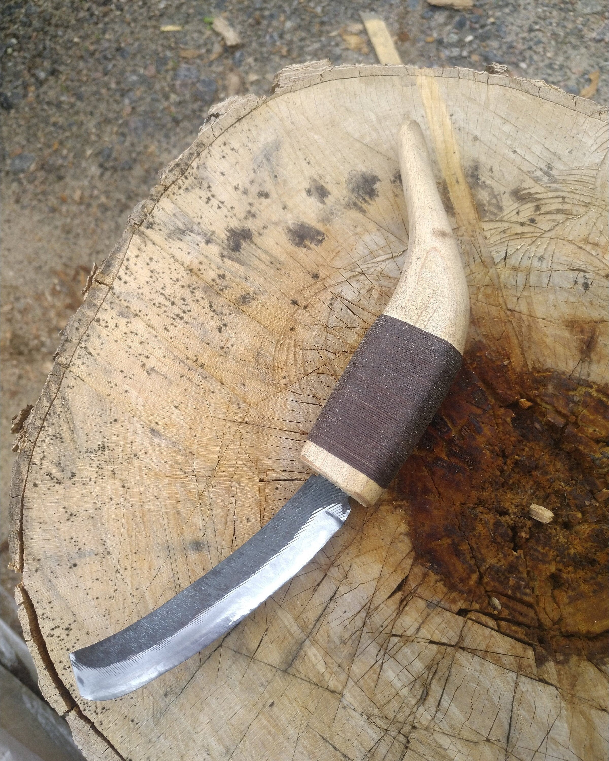 Crooked Knife Mocotaugan – Hand Forged (RH Model)