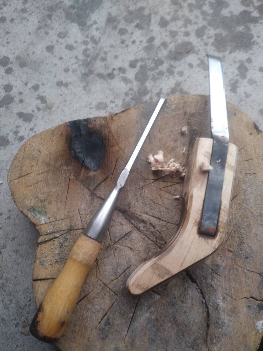 Crooked Knife Mocotaugan – Hand Forged (RH Model)