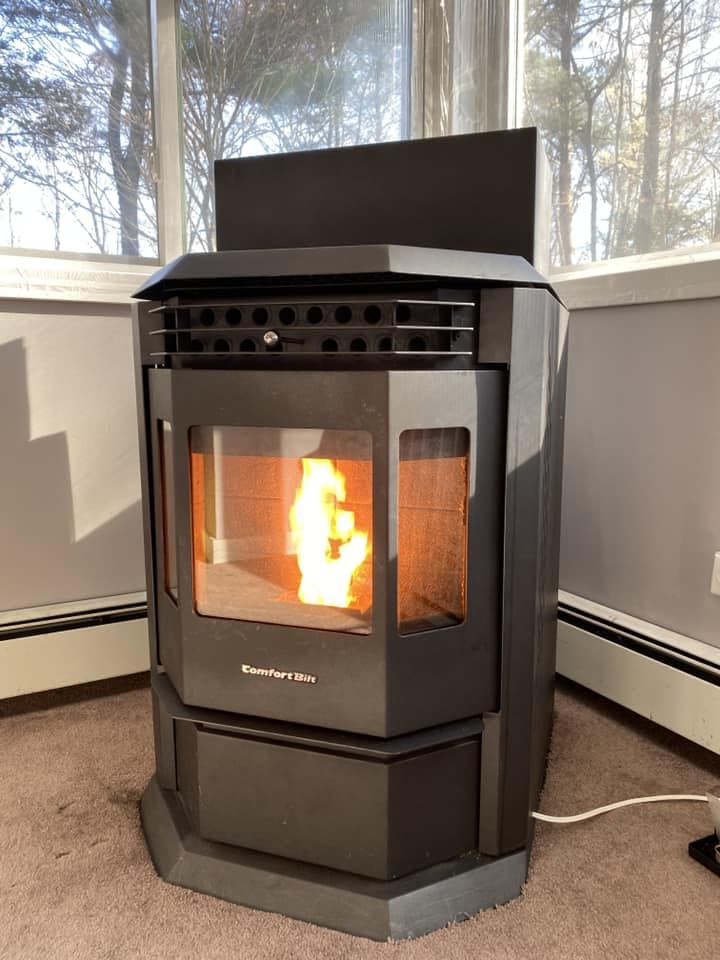 Comfortbilt HP22 Wood Pellet Stove with 55lb Hopper