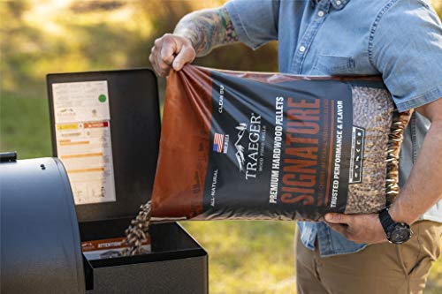 Traeger Signature Blend 100% Natural Wood Pellets 20 lb
