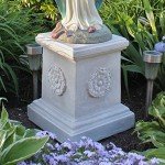 Large English Rosette Garden Plinth Base Statue