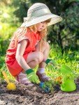 Biubee Toddler Gardening Tools Set - Sturdy Kids Watering Can Toy, Child Gardening Set with Metal Shovel Hand Rake Kids Gloves, Garden Toys for Baby Outdoor Beach Sand Toy Gift