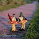 TERESA'S COLLECTIONS Resin Statues for Yard, Set of 2 Cute Garden Gnomes on Mushroom Statues for Outdoor Patio Porch Lawn, Ideal Gift for Dad Mom Birthday, Outside Decor Housewarming Gifts, 6.7"