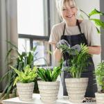 Plant Pots Indoor 7.5/6.5/5.5 Inch Set of 3 Plastic Planters for Indoor Plants with Drainage Hole and Saucer, Plastic Flower Pots, Nursery Planting Pot for Out Door Plants