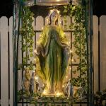 JXNCJXZG Virgin Mary Statue, 31.1'' H Outdoor Statue Garden Decor Mother Mary Statue for Patio Yard Home Hallway Entryway Magnesium Oxide Stone Large Outdoor/Indoor Decor Sculptures Gray Green