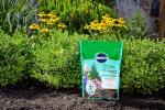 Miracle-Gro Shake 'N Feed Flowering Trees and Shrubs Plant Food, For In-Ground and Container Plants, Acid-Loving Flowering Plants, 8 lbs.