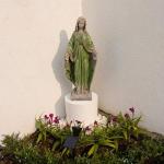 JXNCJXZG Virgin Mary Statue, 31.1'' H Outdoor Statue Garden Decor Mother Mary Statue for Patio Yard Home Hallway Entryway Magnesium Oxide Stone Large Outdoor/Indoor Decor Sculptures Gray Green