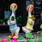 WONDHOME Garden Statues Couple Duck, Funny Cartoon Duck Garden Statues Indoor Outdoor Spring Decorations Cute Ducks Art Décor Goose for Yard Home Garden Patio and Office (2- Pack)