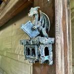 Garden Dragon Statue Tree Hugger Solar Powered Outdoor Figurine Wall Hanging Decor Cute and Reading Magic Book Resin Sculpture Home Decoration Porch Patio Lawn Farm Yard Housewarming Ornament Gift