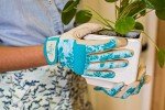 Women's Touchscreen Gardening Gloves with Blue Leaves