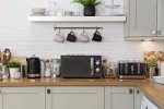 Russell Hobbs 17 Litre Black Manual Microwave