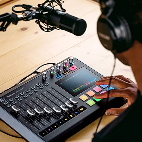 Tascam Podcast Bundle: 4 TM-70 Mics & Headphones