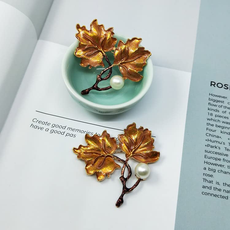Thanksgiving Maple Leaf Brooch Pin Decoration